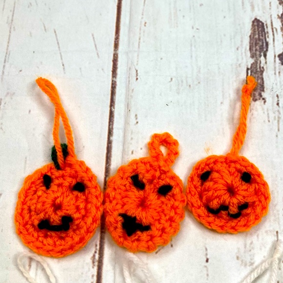 Hand Knit Halloween Ornaments Decorations - Picture 4 of 10